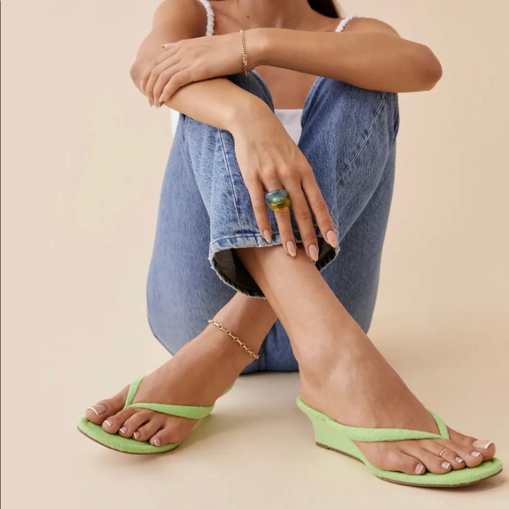 BNIB Reformation Amelia terry thong wedge sandal